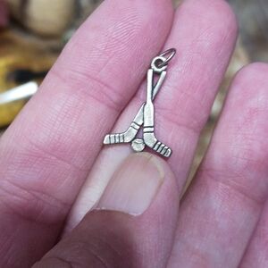 Vintage MARKED 925 STERLING SILVER Hockey Sticks w/Puck Pendant.